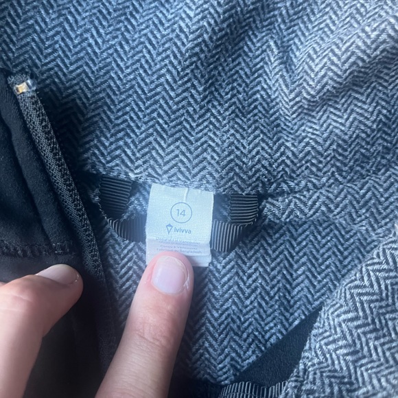 Ivivva girls size 14 track zip up jacket - Picture 7 of 8